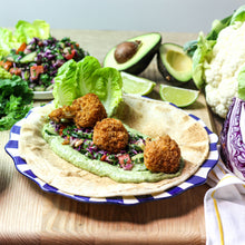Afbeelding laden  in gallerij, Wrap met bloemkoolnuggets en sla (V)