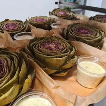 Afbeelding laden  in gallerij, HAPJE / Artisjok met mosterd-mayo dip
