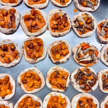 Afbeelding laden  in gallerij, HAPJE / Mini pizza van het wknd