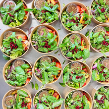 Afbeelding laden  in gallerij, Salade met gegrilde nectarine en burrata (V) (29/6-5/7)