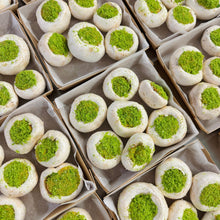 Afbeelding laden  in gallerij, HAPJE / Gevulde champignons met chorizo en mascarpone