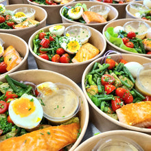 Afbeelding laden  in gallerij, Salade niçoise met gebakken zalm