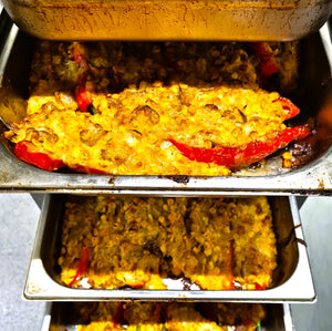Ottolenghi's puntpaprika met zoete aardappel wedges (V)