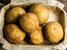 Afbeelding laden  in gallerij, Arancini met tomatensaus en ratatouille (V)
