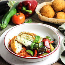 Afbeelding laden  in gallerij, Arancini met tomatensaus en ratatouille (V)