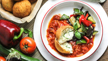 Afbeelding laden  in gallerij, Arancini met tomatensaus en ratatouille (V)